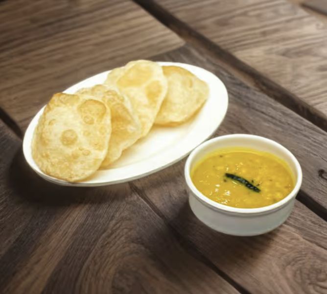 Luchi (4pc)  Cholar Dal