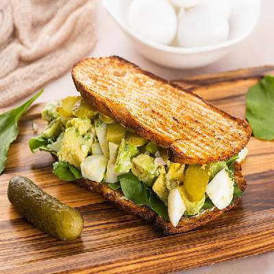 Creamy Egg & Avocado Sandwich