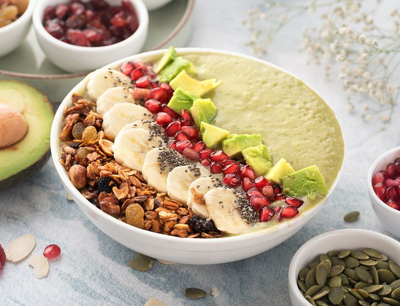 Avocado Honey Dates Smoothies Bowl