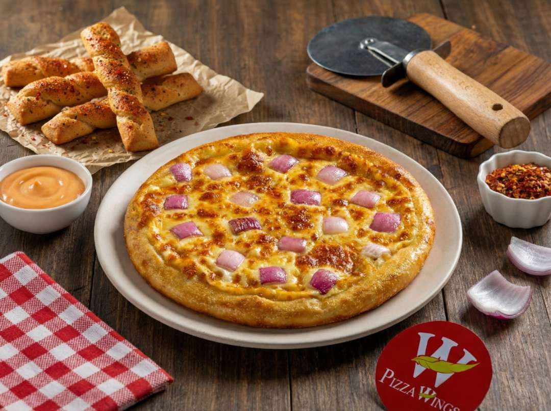 Onion Pizza Pie+Spicy Twisties 4PC Combo.