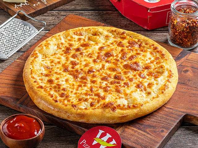 Double Cheese Margherita Pizza with Dip-Medium