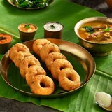 Medu Vadai [10 Pcs, BITE SIZED] [WITH SAMBAR 300ML].