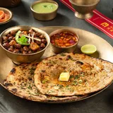 Amritsari Stuffed Kulche Choley (2 Pcs)