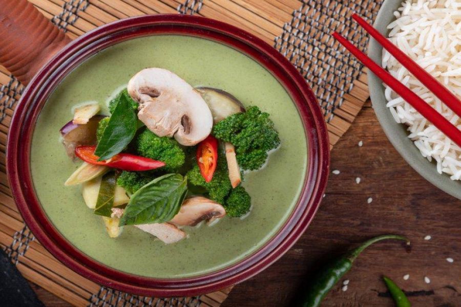 Thai Green Curry Chicken | Steamed Rice