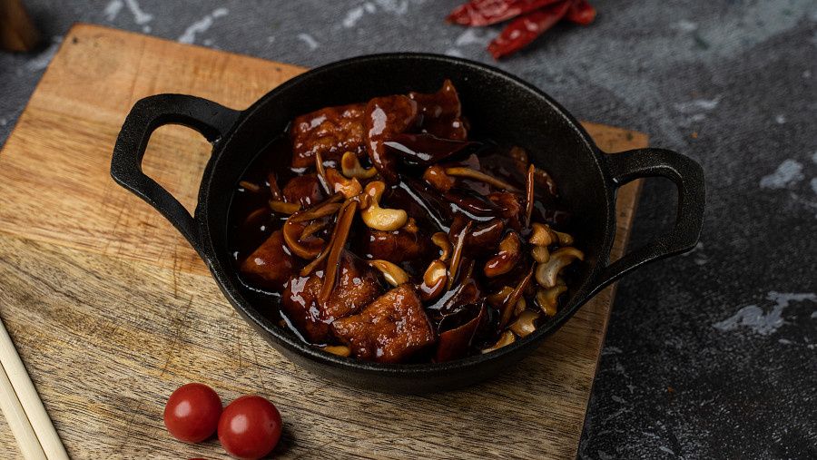 Cantonese Chicken , Chilli & Scallion