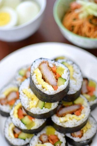Crunchy Katsu Chicken Kimbap (10 Pcs)