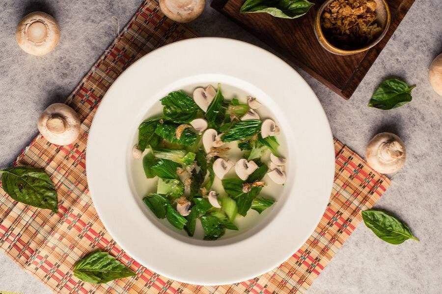 Clear Soup With Burnt Garlic