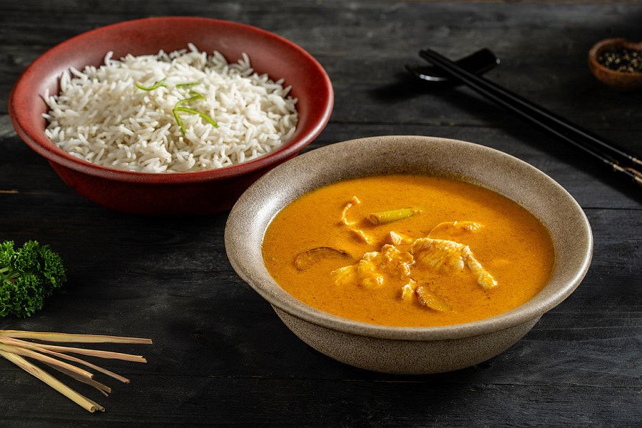 Thai Yellow Curry Chicken With Steamed Rice