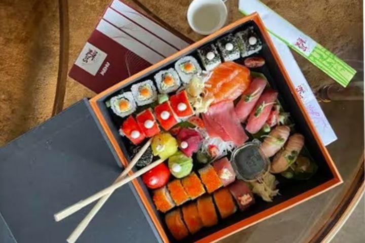 Mini Sushi Platter Non-Veg (12 Pcs)