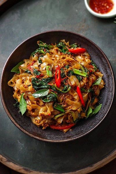 Cantonese Drunken Noodles Veg