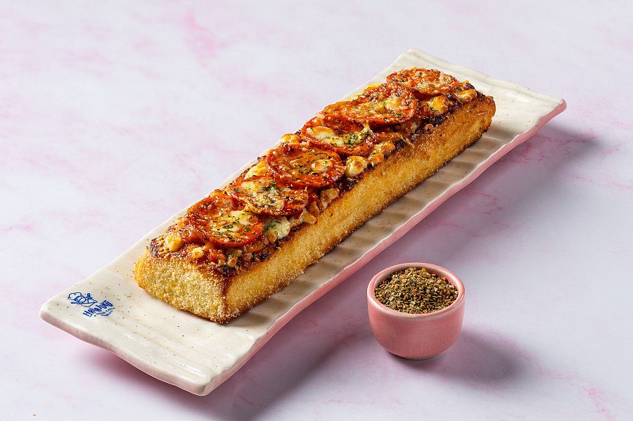 Korean Chicken Pepperoni Pizza