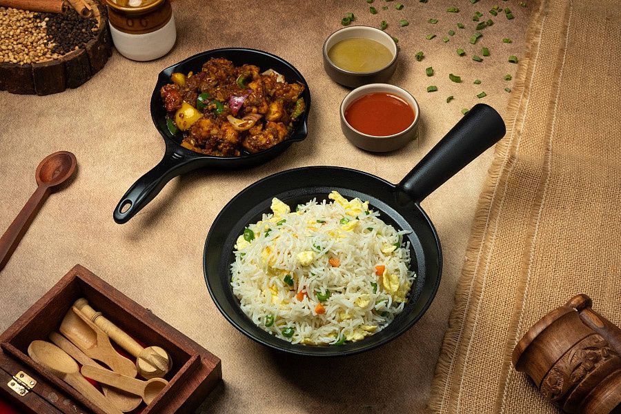 Veg Fried Rice With Chilli Paneer