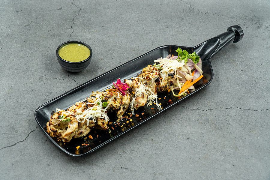 Murg Chili Garlic Cheese Kebab (8Pcs)