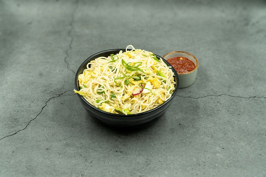 Egg Hakka Noodles