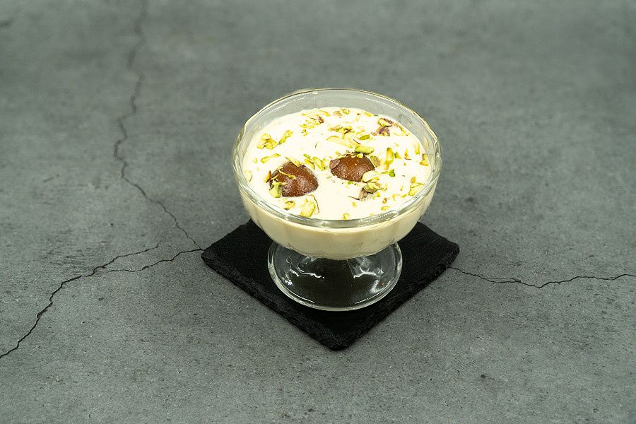 Gulab Jamun With Rabdi