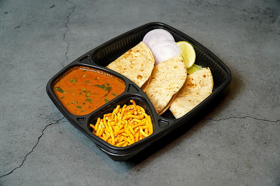 Sev Bhaji With Chapati (3Pcs)