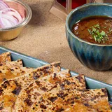 Tawa Chicken Keema Parantha With Gravy