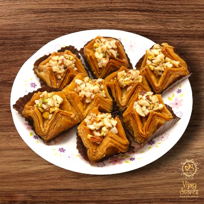 Mix Dryfruit Pyramid