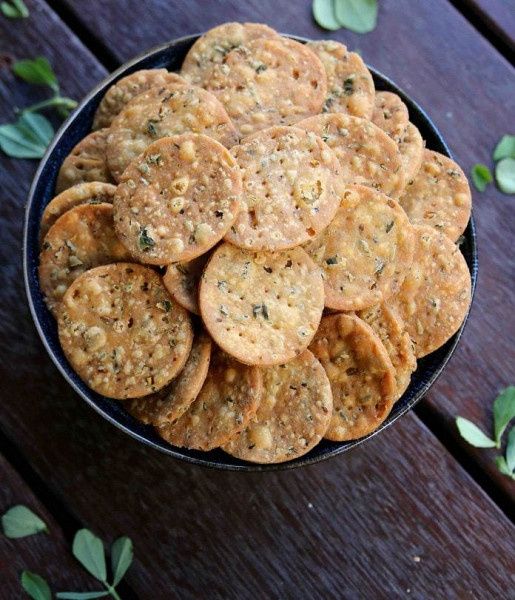 Round Methi Puri