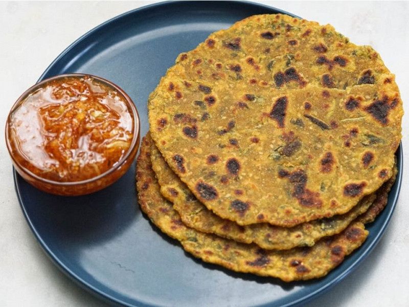 Methi Thepla With Chundo