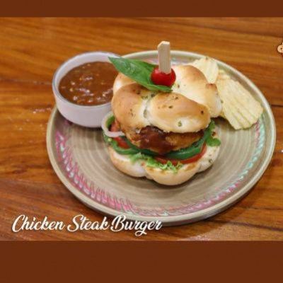 Paneer Tikka & Cheese Crescent