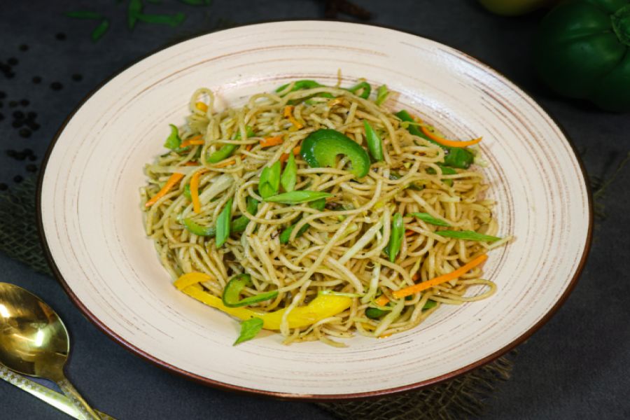 Classic Veg Hakka Noodles (100% Wholewheat)