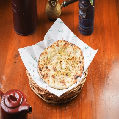 Amritsari Kulcha - Masala Kulcha, Paneer Kulcha, Pudina Kulcha / Chur Chur Kulcha / Bread Kulcha onion & mint