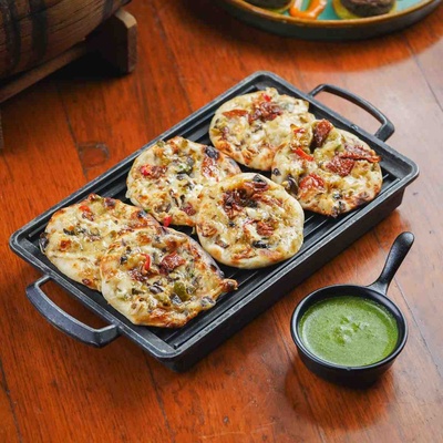 Baked Emmental Chilli Cheese Naan