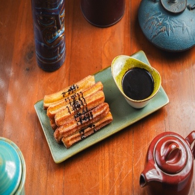 Mexican Churos with Chocolate Sauce