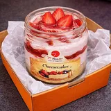 Strawberry No-bake Cheesecake Jar Cake