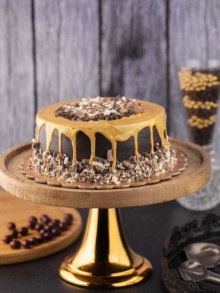 Golden Drip Supreme Cake