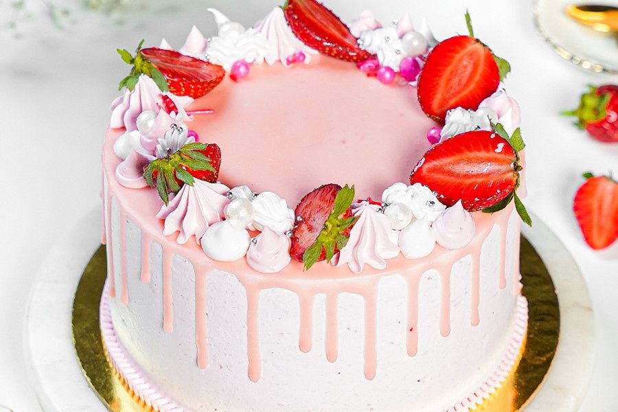 Special Strawberry & Fresh Cream Cake