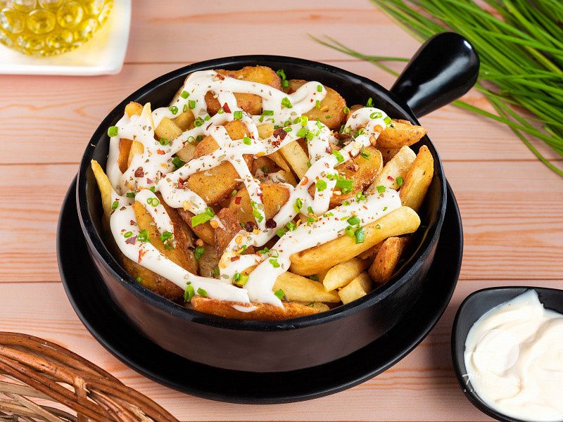 Starters Cheesy French Fries & Wedges Duo