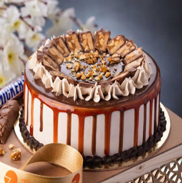 Snickers Supreme Cake