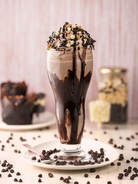 BEVERAGES & REFRESHERS new