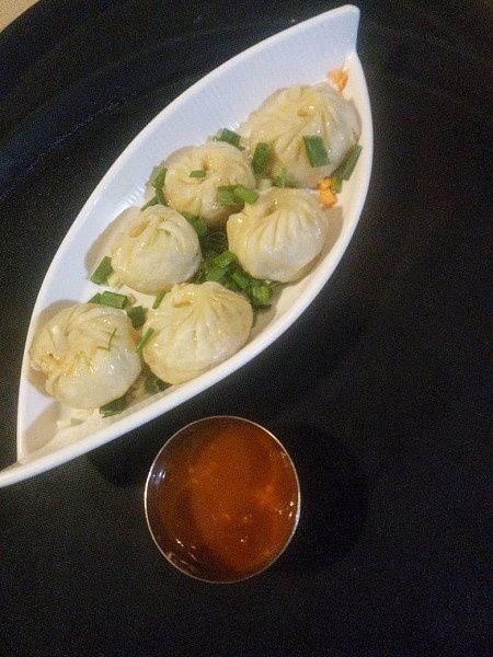 Veg Steamed Momos [6 Pcs]