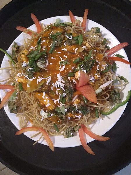 Pan Fried Noodles With Hot Garlic Sauce