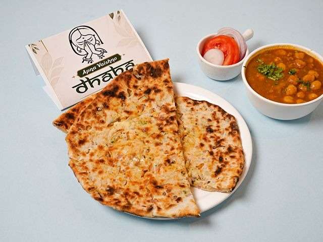 Amritsari Naan with Choley