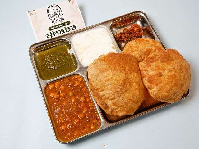 4 Puri with Choley, Raita, Chatni