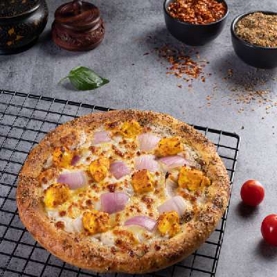 Onion And Paneer Pizza