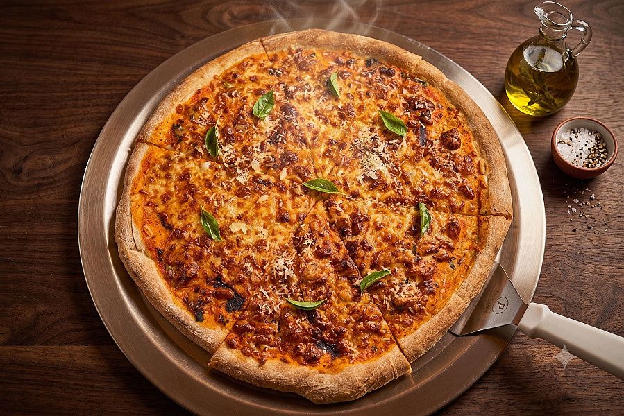 Peacemaker Pizza (18 Inch - Largest In Durgapur): Basic Cheese Pizza.