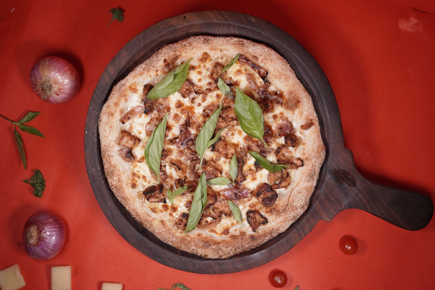 Bianco: White Creamy Sauce Topped With Savory BBQ Chicken.