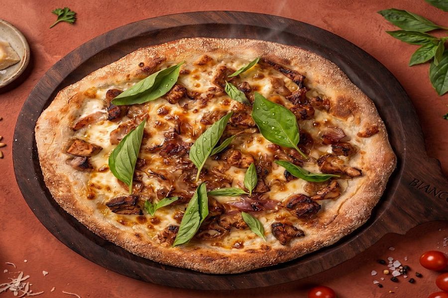 Bianco Pizza (18 Inch- Largest In Durgapur)White Creamy Sauce Topped With Savory BBQ Chicken.