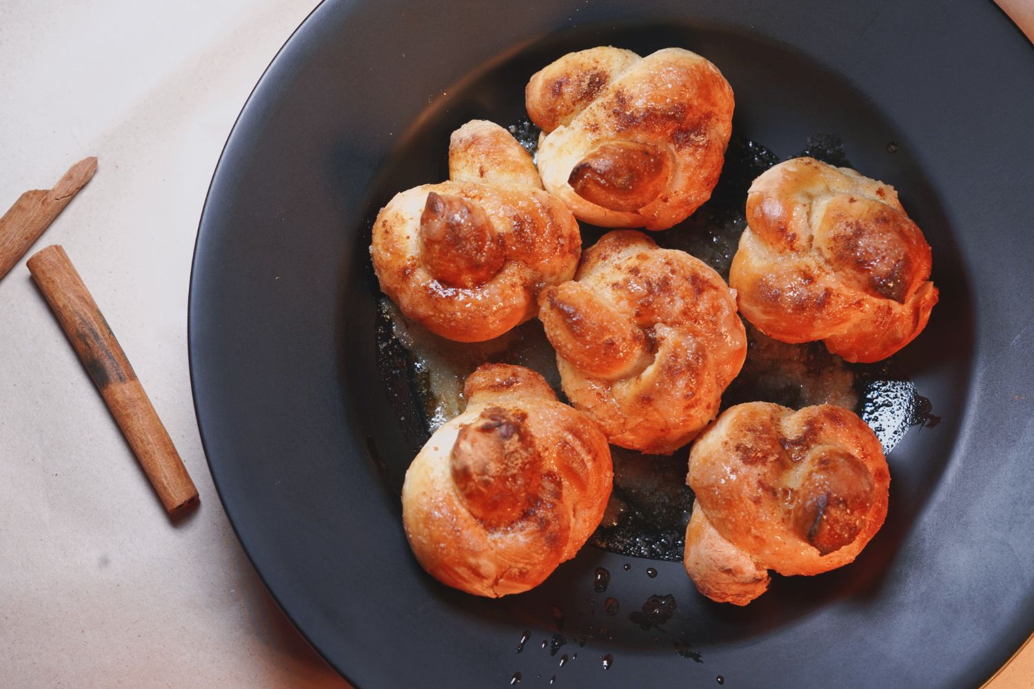 Cinnamon Knots