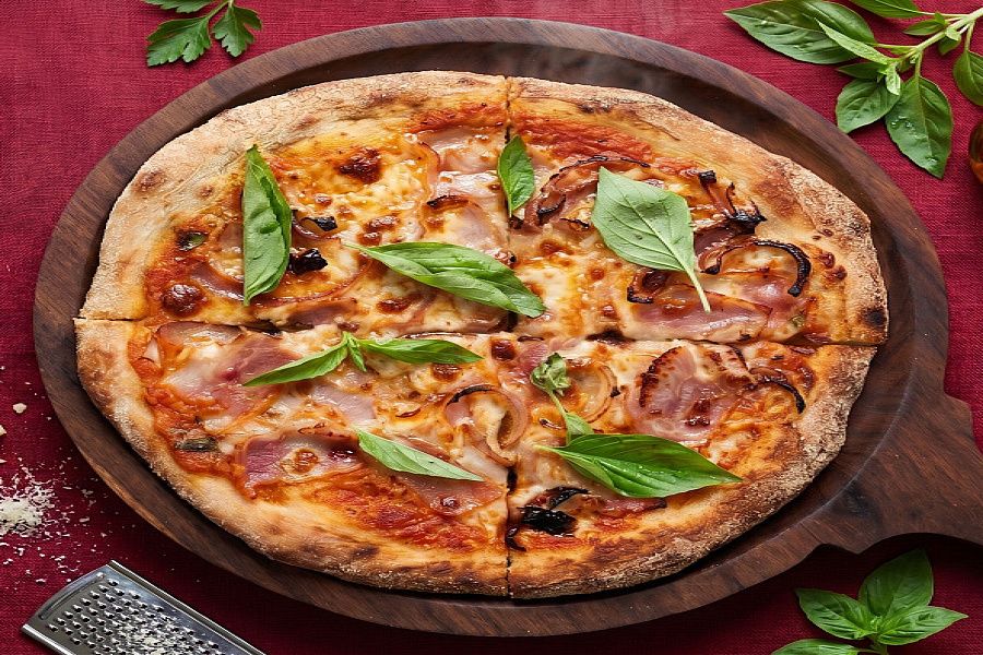 B.O.B. Pizza: Bacon, Caramelized Onions And Basil.