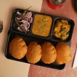 Bedmi Poori With Bhaji (4Pcs)