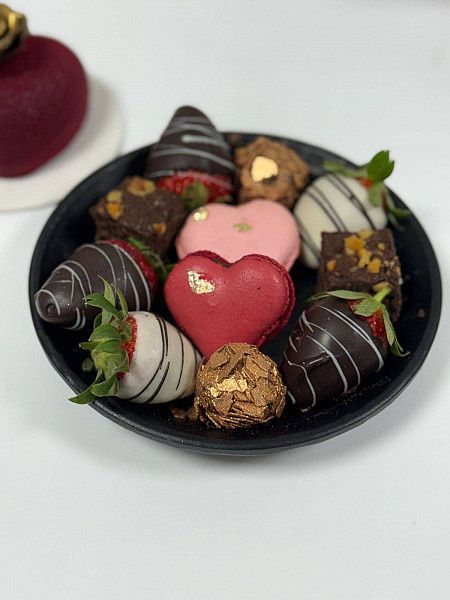 Cupids Dessert Platter