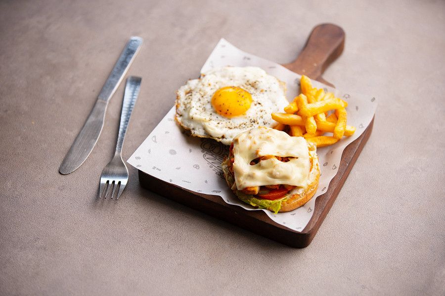 Bull'S Eye Chicken Burger