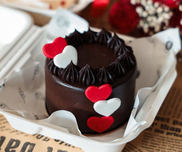Truffle In Love Valentine's Bento Cake