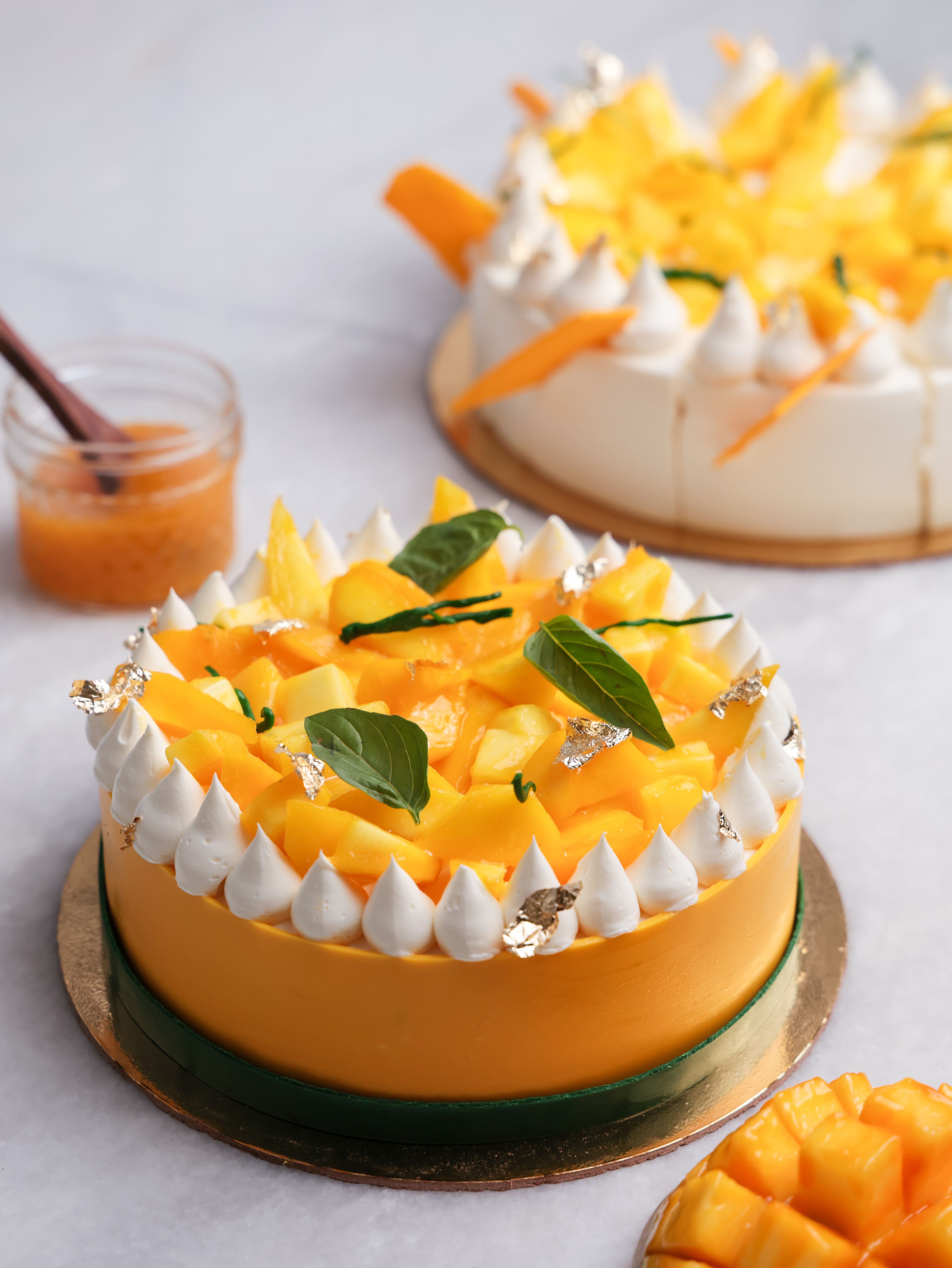 Mother'S Day Special Mango Basil Gateau (700 Gms)